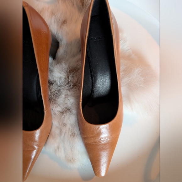 Vagabond Tan Leather Heels - Picture 2 of 9